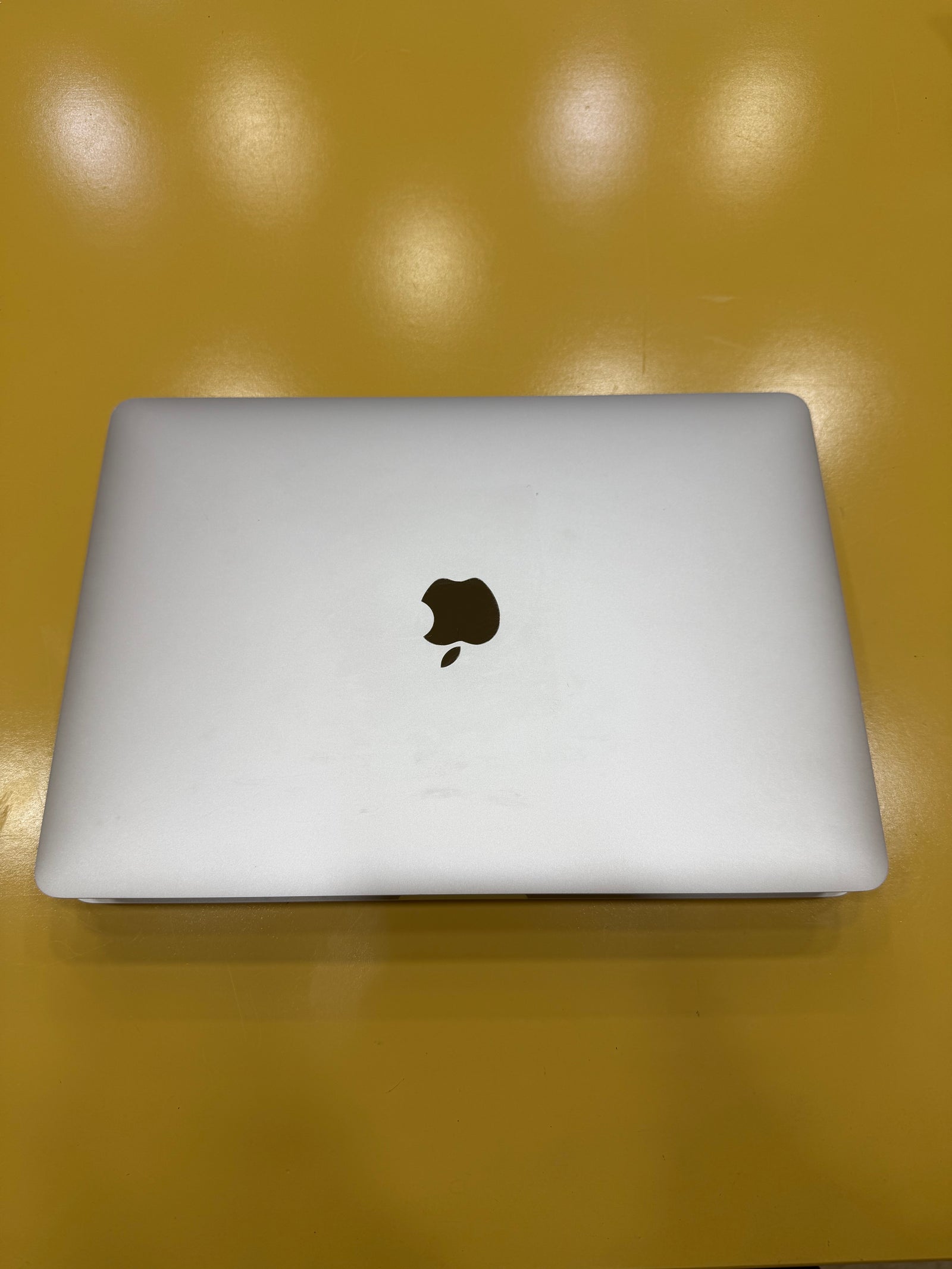 MacBook Pro 2020 "Core i5" (13-inch) (Used)